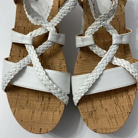 New💕 Adorable Cork Sandals 👡 - Picture 11 of 12